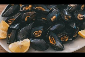 IMPEPATA DI COZZE: Trucchi per pulire velocemente le cozze per l’impepata perfetta!